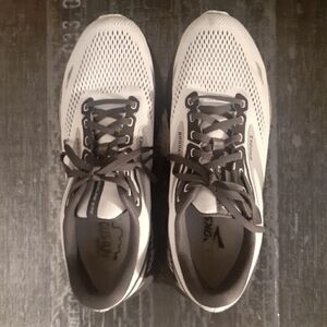 Brooks Adrenaline 23 Mens Shoes sz 11
